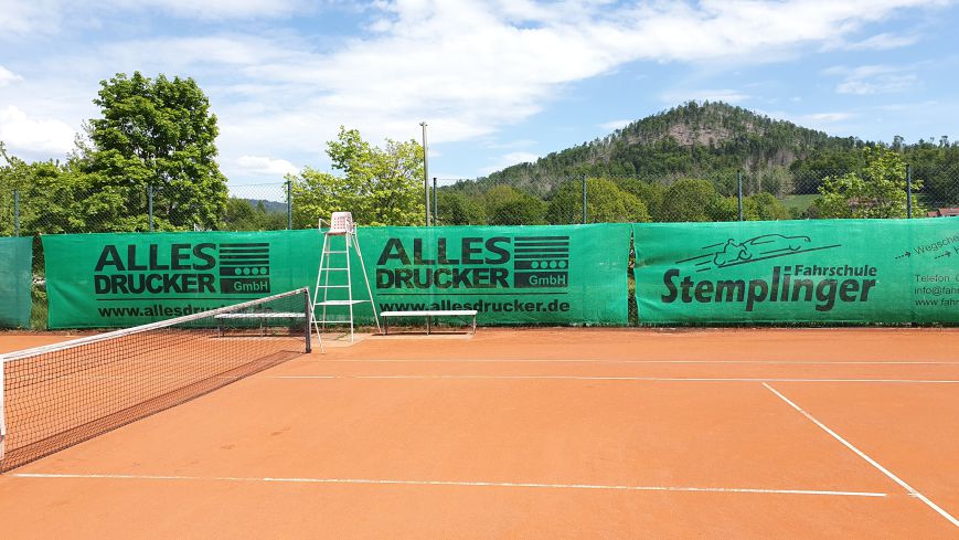 Grüne Tennisblende mit Allesdrucker Logo